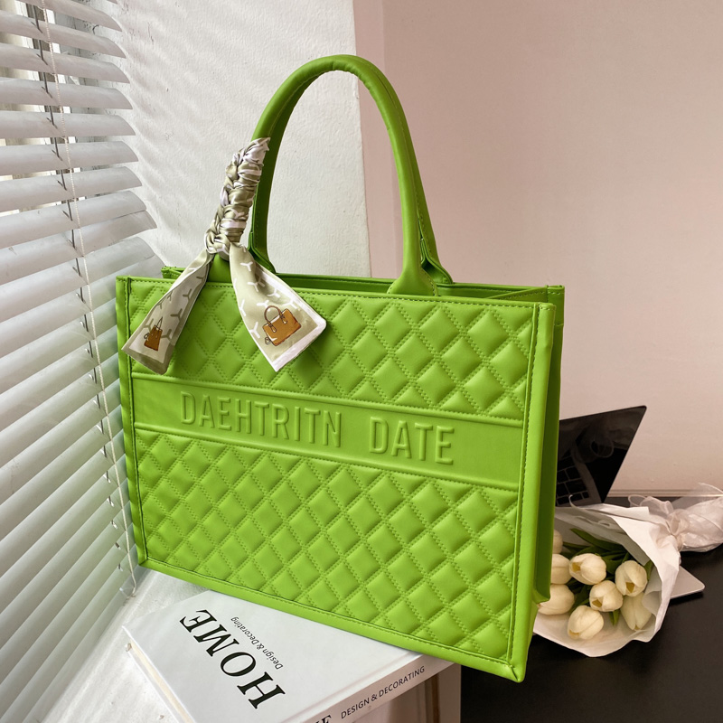 Luxury Designer Fashion Women Leather Tote Hand Bags Scarf Handbags Shopping Book Bag 2022 Female Girls Large Capacity Purses, 7162 red
Luxury Designer Fashion Women Leather Tote Hand Bags Scarf Handbags Shopping Book Bag 2022 Female Girls Large Capacity Purses, 7162 red
