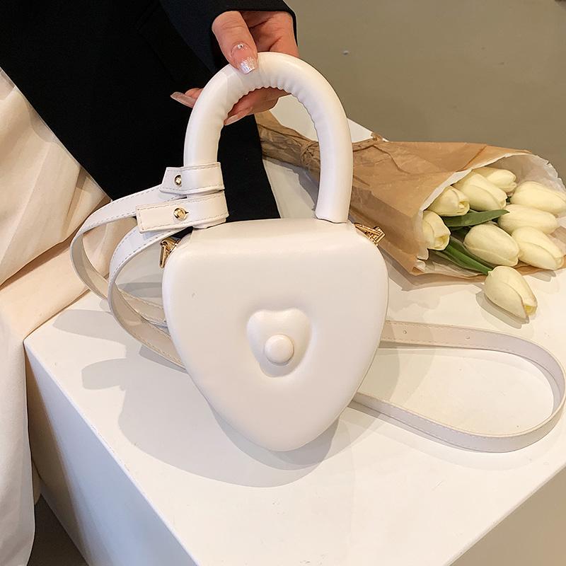Evening Bags For Women 2022 High Quality Shoulder Personality Trend Fashion Lady Crossbody All-match Simple Messenger BagEvening, Beige
Evening Bags For Women 2022 High Quality Shoulder Personality Trend Fashion Lady Crossbody All-match Simple Messenger BagEvening, Beige