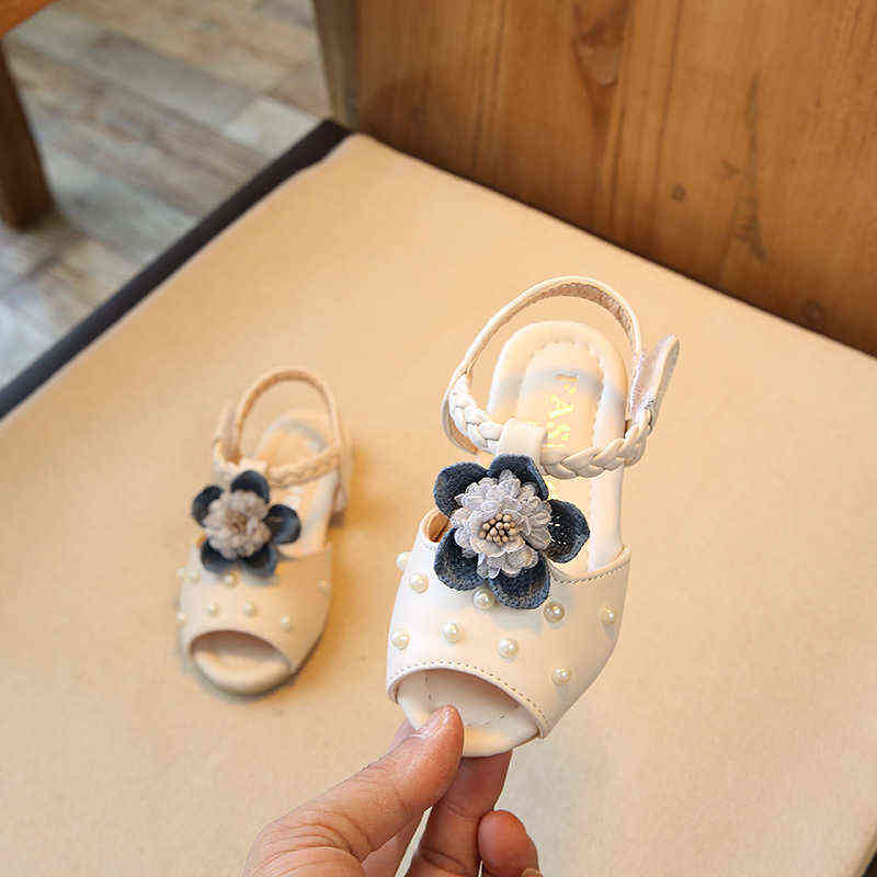 Kids Girls Sandals Summer Children Shoes Girls Princess Shoes Baby Non-slip Soft Bottom Hollow Sandals Flower Beach Shoes G220418, Pink
Kids Girls Sandals Summer Children Shoes Girls Princess Shoes Baby Non-slip Soft Bottom Hollow Sandals Flower Beach Shoes G220418, Pink