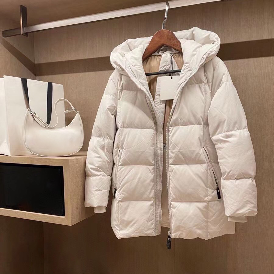 Top Quality Down Coat Women Thick real wolf fur Hooded Women's Slim Jacket Winter Parka Ladies Long Parkas Designer Hoodies Jackets Warm coats 456
Top Quality Down Coat Women Thick real wolf fur Hooded Women's Slim Jacket Winter Parka Ladies Long Parkas Designer Hoodies Jackets Warm coats 456
