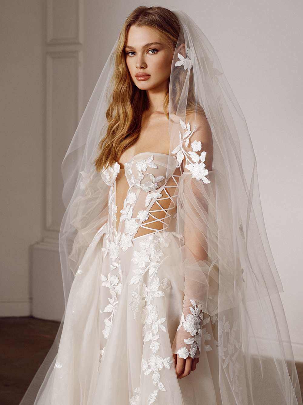 New Arrival Lace Appliques Off Shoulder Wedding Dress Princess A e Custom Made Sweep Train Bridal Dresses Vestido De Novia