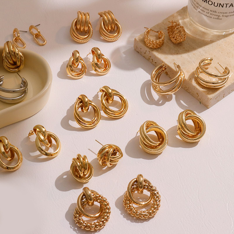 Vintage Geometric Punk Dangle Earrings for Women Fashion Round Big Hoop Heavy Metal Twisted Brincos Female Jewelry 220716
Vintage Geometric Punk Dangle Earrings for Women Fashion Round Big Hoop Heavy Metal Twisted Brincos Female Jewelry 220716