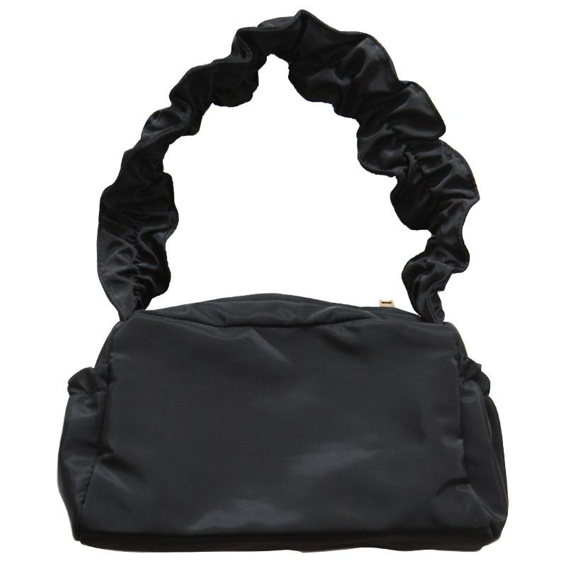 Evening Bags Summer Fashion Pleated Shoulder Strap Bag Women Polyester Underarm Torebki Damskie Solid Color Luxury HandbagEvening, Black
Evening Bags Summer Fashion Pleated Shoulder Strap Bag Women Polyester Underarm Torebki Damskie Solid Color Luxury HandbagEvening, Black