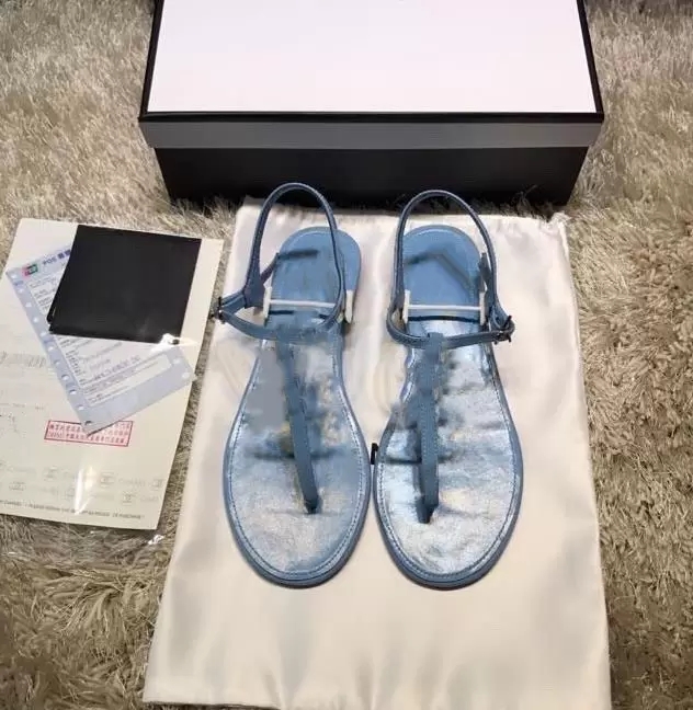 2022 summer women's casual sandals herringbone slippers flat shoes Pearl logo and sheepskin materials shoes 34-40 size, As pic 1
2022 summer women's casual sandals herringbone slippers flat shoes Pearl logo and sheepskin materials shoes 34-40 size, As pic 1