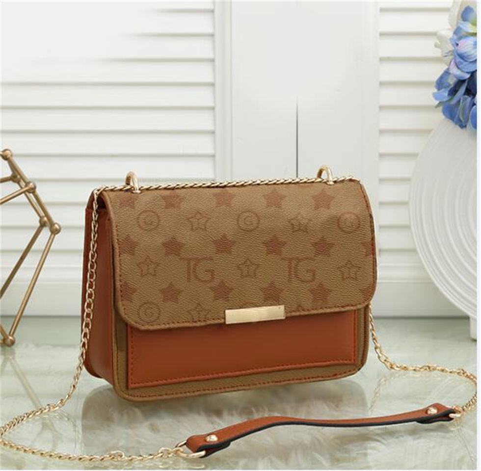 Luxurys Favorite chain Shoulder Bag Designers Leather Crossbody hobo Tote Famous Genuine fashion mm Box Flap Envelope Bags cosmetic Handbag Women M40718 purse ZZ, Extra freight
Luxurys Favorite chain Shoulder Bag Designers Leather Crossbody hobo Tote Famous Genuine fashion mm Box Flap Envelope Bags cosmetic Handbag Women M40718 purse ZZ, Extra freight