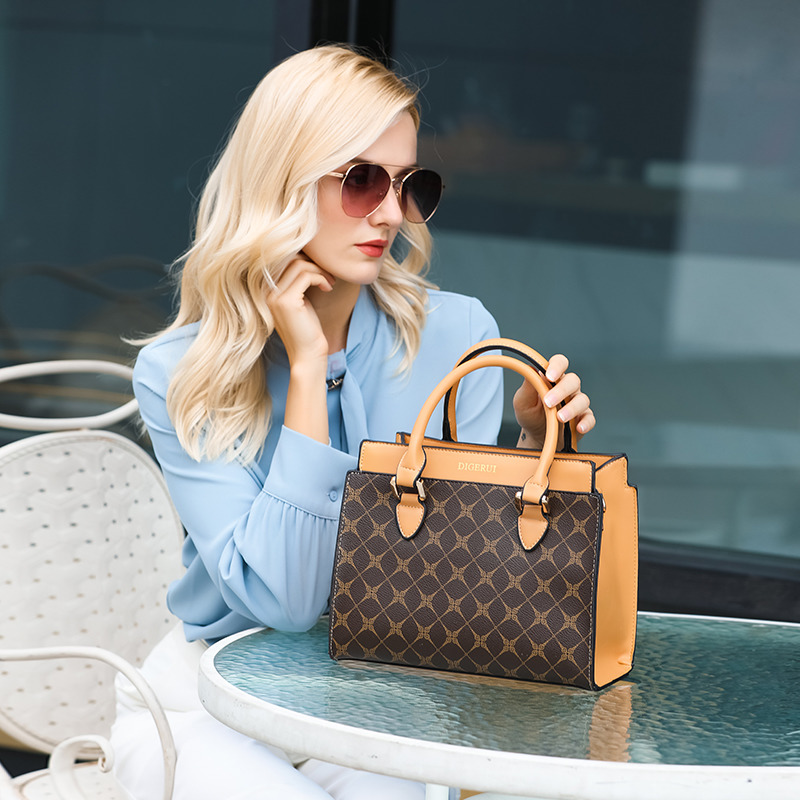 Shoulder Bags Women Bag New Trendy Fashion Large-Capacity One-Shoulder Mother Bag Middle-Aged Ladies Messenger Handbag 2023 Top Quality, Khaki
Shoulder Bags Women Bag New Trendy Fashion Large-Capacity One-Shoulder Mother Bag Middle-Aged Ladies Messenger Handbag 2023 Top Quality, Khaki