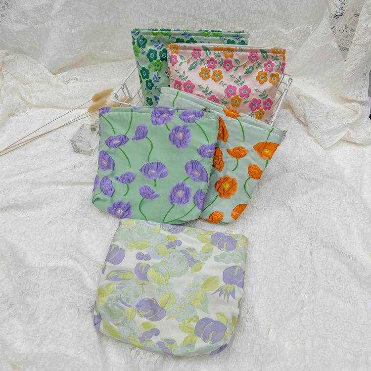 Cosmetic Bags & Cases Embossed Flower Bag Women Retro Makeup Organizer Large Zipper Beauty Pouch Portable Travel Toiletry NecesserieCosmetic, Pink 
Cosmetic Bags & Cases Embossed Flower Bag Women Retro Makeup Organizer Large Zipper Beauty Pouch Portable Travel Toiletry NecesserieCosmetic, Pink