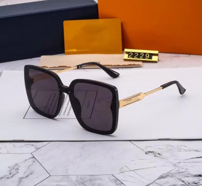 Designer Sunglasses 2229 Brand Mens Women Mirror Classic Round Sunglasse UV400 Eyewear Metal Gold Frame Sun Glasses Polaroid glass Lens With Box
Designer Sunglasses 2229 Brand Mens Women Mirror Classic Round Sunglasse UV400 Eyewear Metal Gold Frame Sun Glasses Polaroid glass Lens With Box