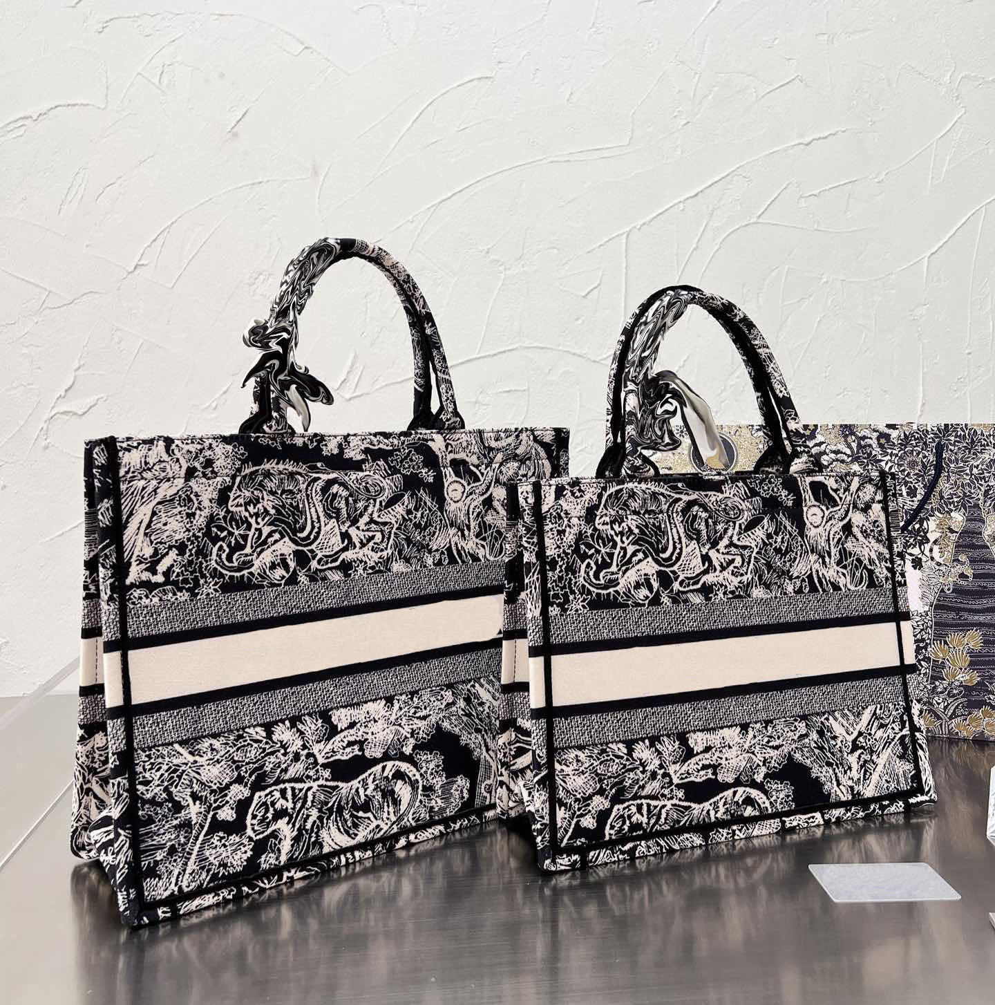 Top 5A designer handbag women shopping bags fashion classic printed letter totes high quality lady temperament shoulder bag, 27
Top 5A designer handbag women shopping bags fashion classic printed letter totes high quality lady temperament shoulder bag, 27