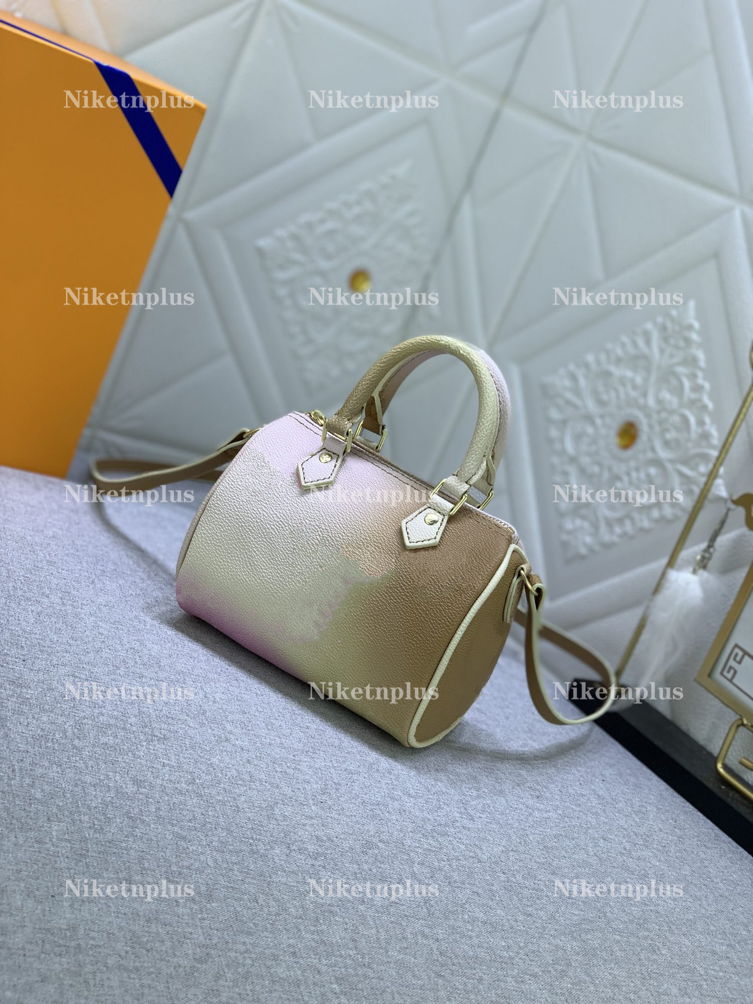 Nano Speedys bag M61252 sunrise pastel Monograms spring in the city purse luxury gradient handbag crossbody, 01
Nano Speedys bag M61252 sunrise pastel Monograms spring in the city purse luxury gradient handbag crossbody, 01