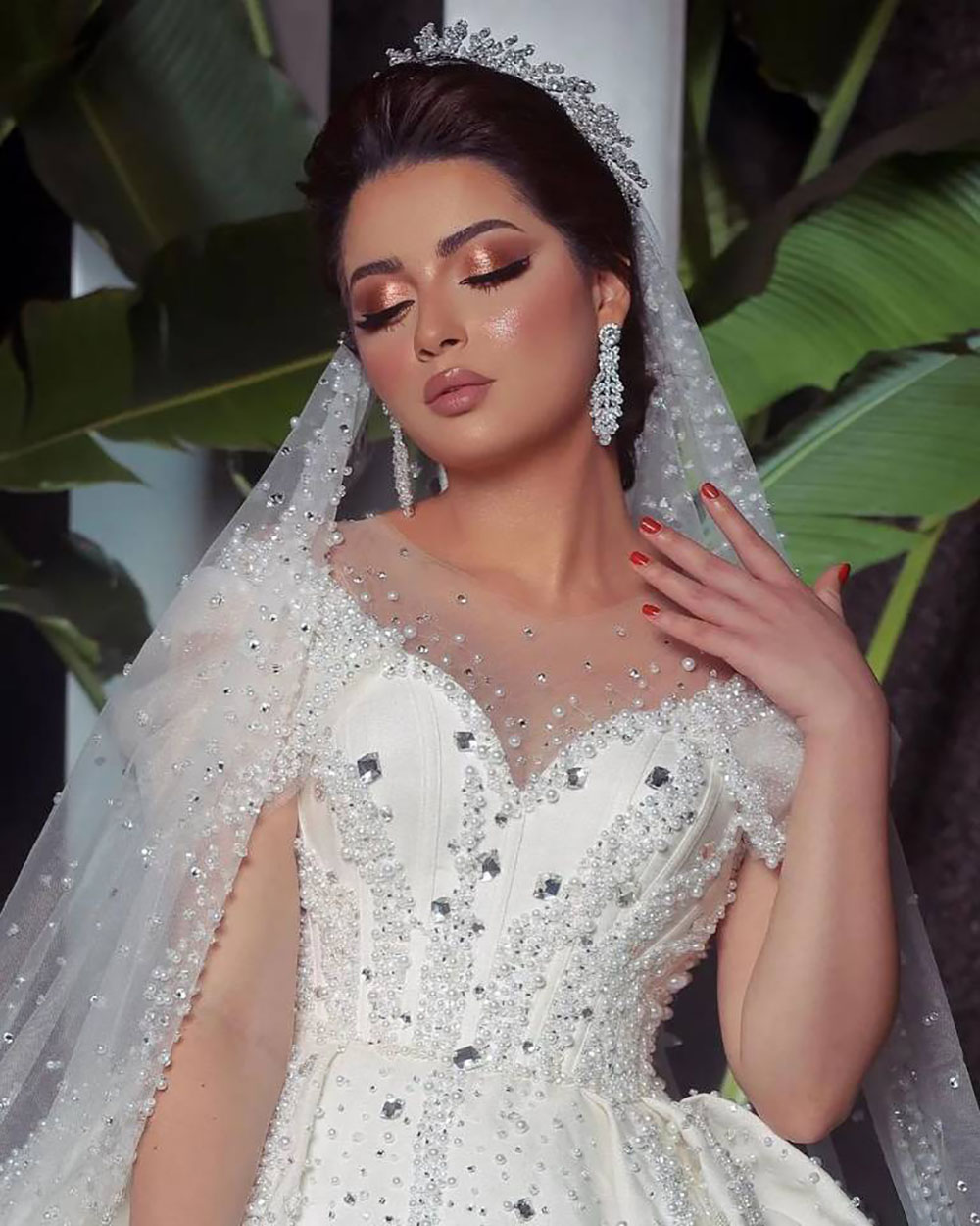 Exquisite Beads Crystal Wedding Dresses Ball Gown Scoop Neck Cap Sleeve Floor Length Arabic Bridal Dress Custom Made