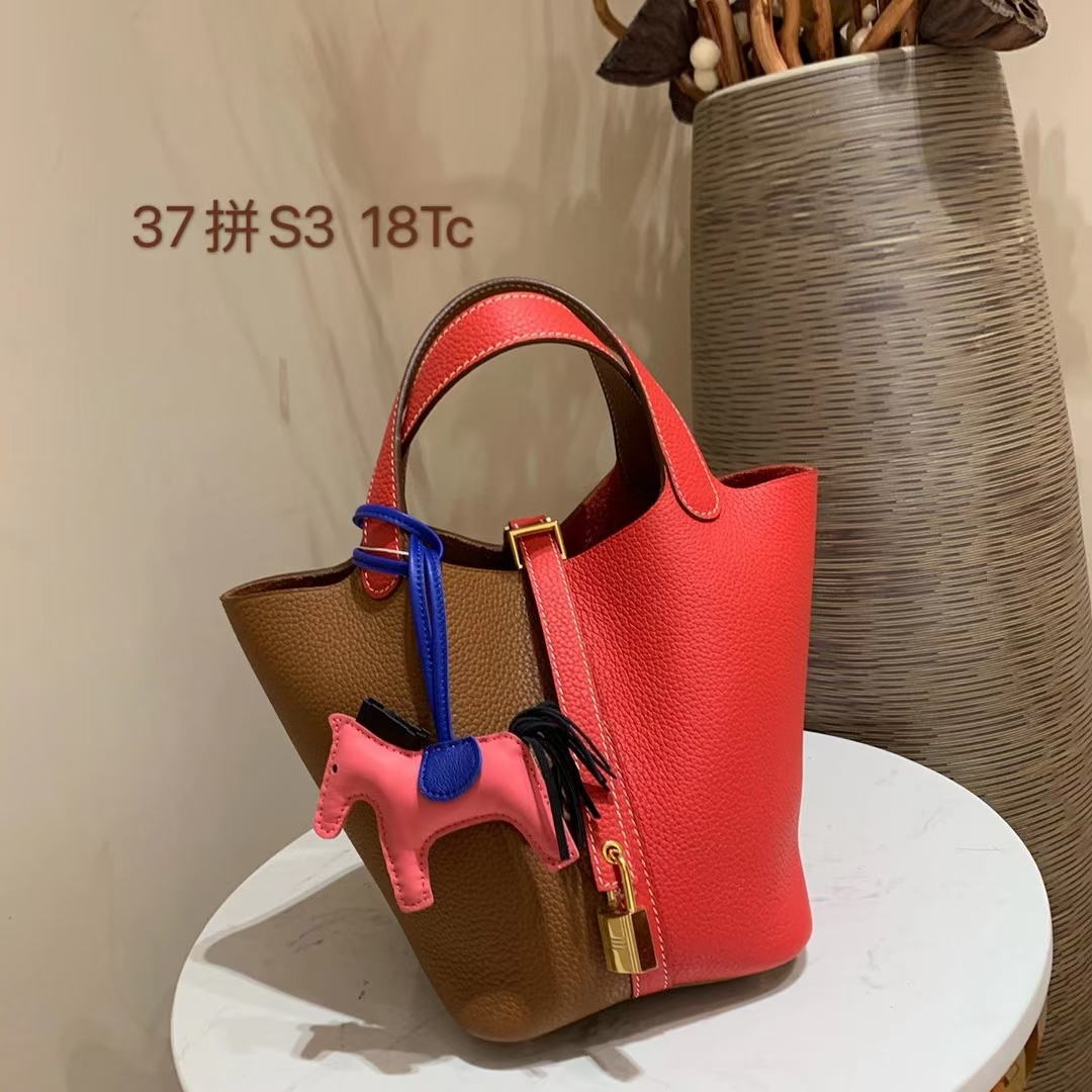 Picotin Lock 18cm bags Handbag, bucket bag Commuting is very convenient. Shoulder backpack, luxury goods, women's choice High quality, handmade.246, Etoupe
Picotin Lock 18cm bags Handbag, bucket bag Commuting is very convenient. Shoulder backpack, luxury goods, women's choice High quality, handmade.246, Etoupe