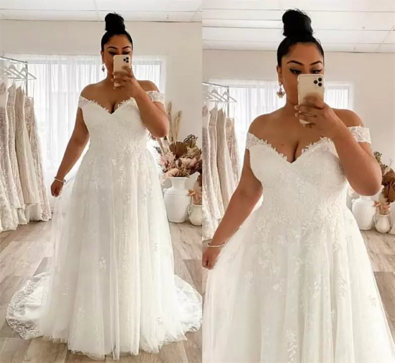 Gorgeous Plus Size Wedding Dresses Bridal Gown A Line Country Lace Applique Off The Shoulder Sweep Train Custom Made Dubai Beach Vestido De Novia