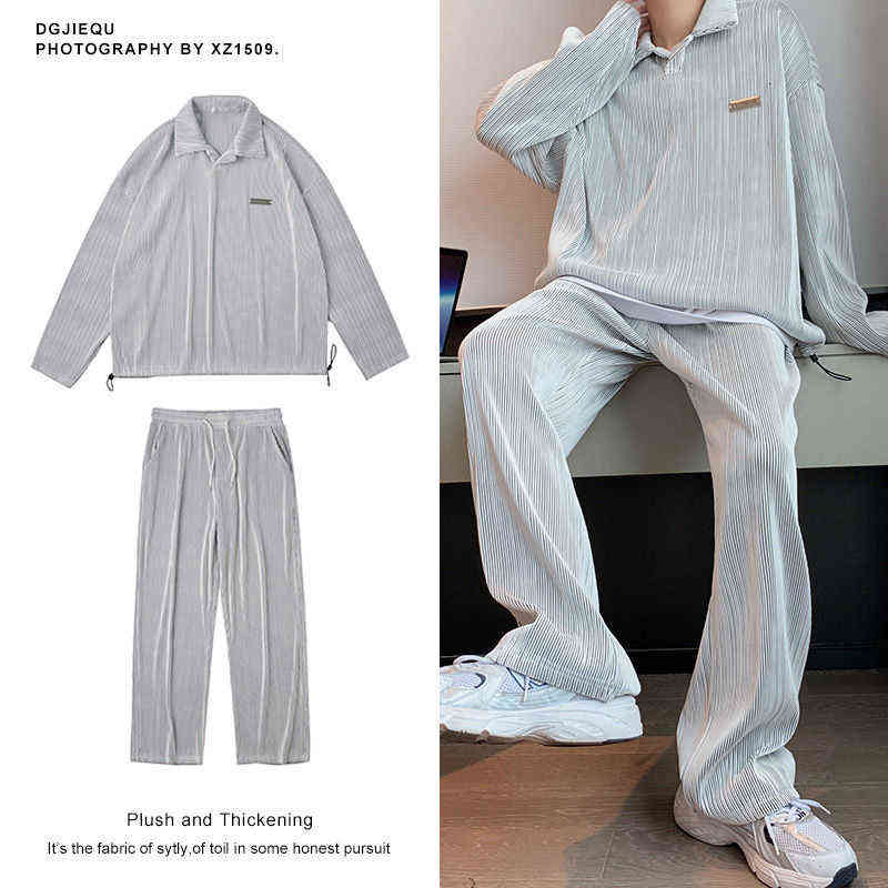 Sets Gray Pleated Men's Fashion Casual Lapel T-shirt Trousers Two-piece Men Treetwear Korean Loose Oversized Mens Sets -2XL T220802
Sets Gray Pleated Men's Fashion Casual Lapel T-shirt Trousers Two-piece Men Treetwear Korean Loose Oversized Mens Sets -2XL T220802