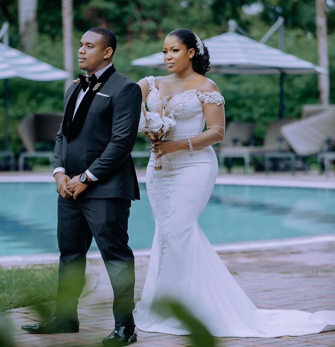 2022 Plus Size Arabic Aso Ebi Mermaid Lace Sexy Wedding Dress Beaded Crystals Vintage Satin Bridal Gowns Dresses ZJ775