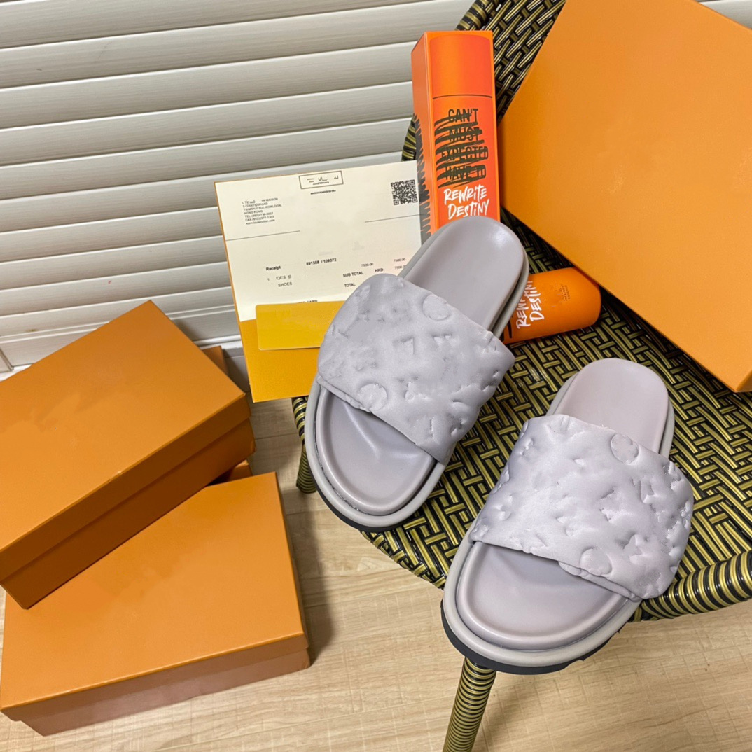 2022 New Rainbow Brand Designer Indoor Sandals for Men Women Summer Pool Slide Sandal Men Outdoor Beach Slides Running tory Slippers v, A5 high quality 95
2022 New Rainbow Brand Designer Indoor Sandals for Men Women Summer Pool Slide Sandal Men Outdoor Beach Slides Running tory Slippers v, A5 high quality 95