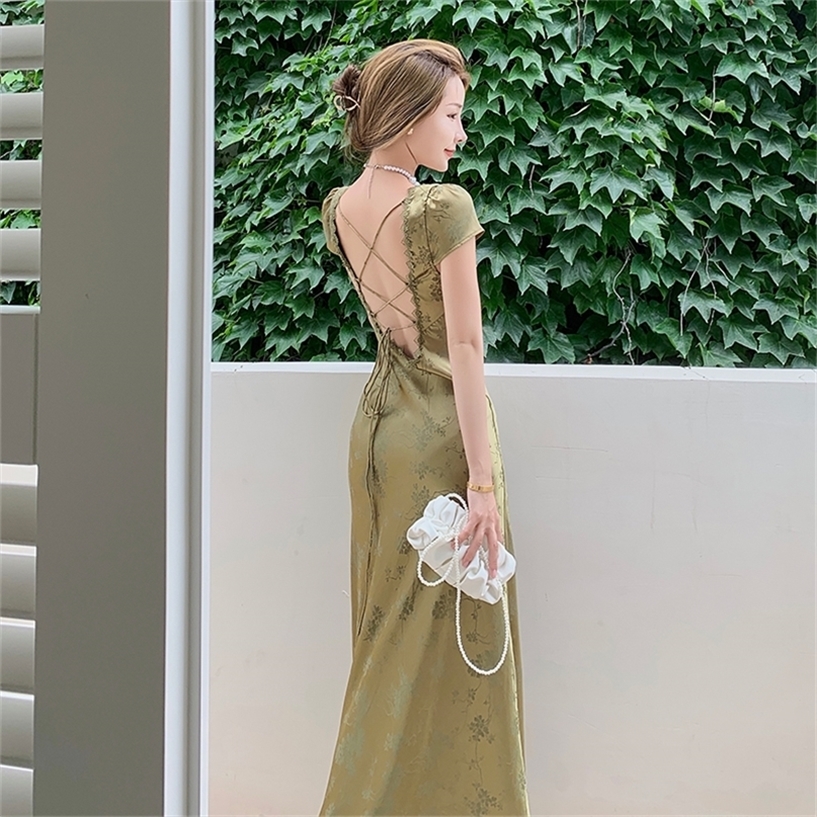 Elegant Women Green Satin Backless Mixi Dress Short Sleeve Lace V-Neck Bandage Vintage Bodycon Robe Summer Vestidos 220418
Elegant Women Green Satin Backless Mixi Dress Short Sleeve Lace V-Neck Bandage Vintage Bodycon Robe Summer Vestidos 220418