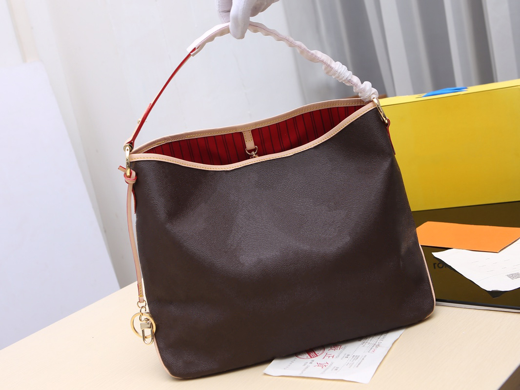 Luxury designer totes High quality leather calvi fashion classic handbags for women purse with pouch wallet woman shopping shoulder bag, White plaid pink inside
Luxury designer totes High quality leather calvi fashion classic handbags for women purse with pouch wallet woman shopping shoulder bag, White plaid pink inside