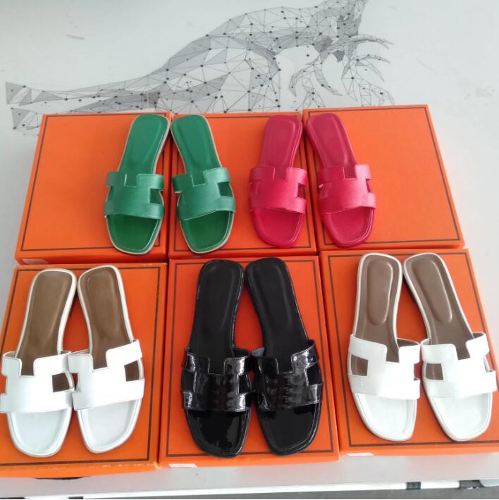 TOP Quality Brand Fashion Luxury Designer Leather Sandals Ladies Sandals Summer Flats Beach Women Slippers with box size 35-472
TOP Quality Brand Fashion Luxury Designer Leather Sandals Ladies Sandals Summer Flats Beach Women Slippers with box size 35-472