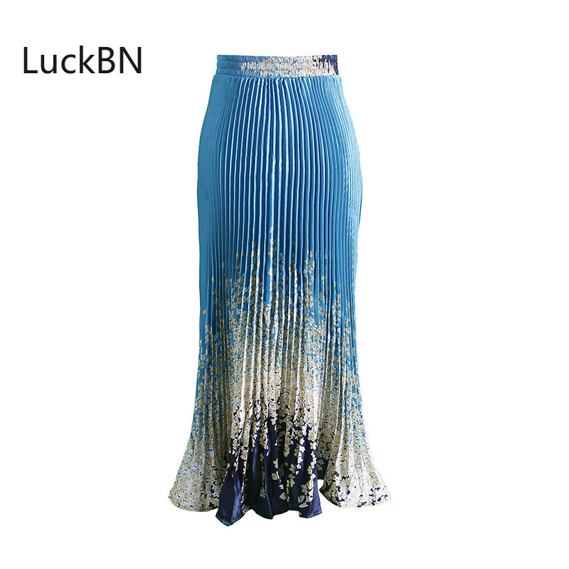 Vintage Cartoon Print Christmas Skirts Pleated Thin Silk Big Swing Umbrella Party Bright Satin High Waist Long Women 220322