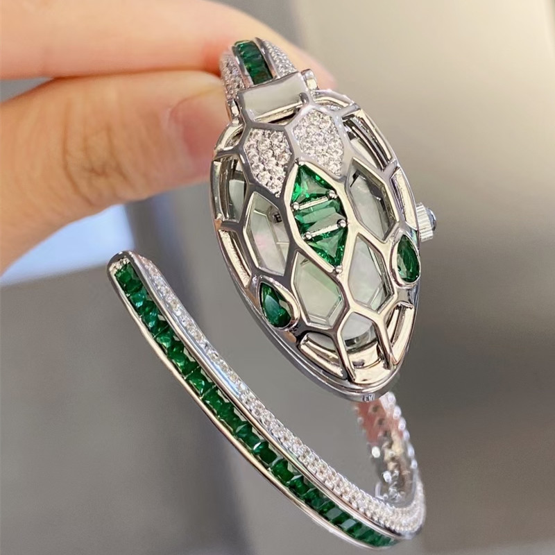 High Quality Popular women's quartz watch fashion 33mm stainless steel gold dial waterproof personality girl snake diamond designer watches montre watchs 2022, 7#
High Quality Popular women's quartz watch fashion 33mm stainless steel gold dial waterproof personality girl snake diamond designer watches montre watchs 2022, 7#