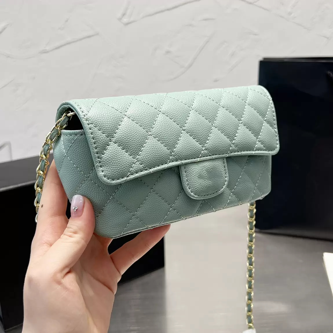 22Ss Mini Flap Glasses Bags Caviar Solid Leather Designer Classic Quilted Check Gold Metal Chain One Shoulder Purses Designer Handbag Crossbody Bag For Womens Y31, Extra freight
22Ss Mini Flap Glasses Bags Caviar Solid Leather Designer Classic Quilted Check Gold Metal Chain One Shoulder Purses Designer Handbag Crossbody Bag For Womens Y31, Extra freight