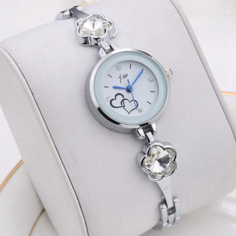Wristwatches Women's Quartz Watch Bangle Wtyle Color Diamond Watches Small Dial Schoolgirl Bracelet Gold Silver ChainWristwatches, Silver sky blue
Wristwatches Women's Quartz Watch Bangle Wtyle Color Diamond Watches Small Dial Schoolgirl Bracelet Gold Silver ChainWristwatches, Silver sky blue