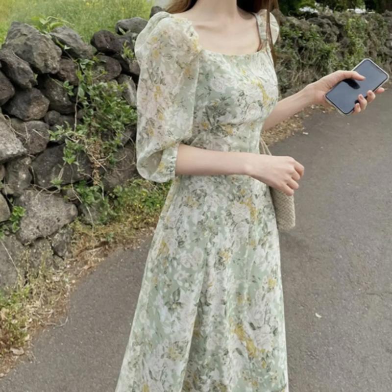 Party Dresses French Graceful Vintage Square Collar Chic Midi Dress 2022 Summer Korean Floral Puff Sleeve Slim High Waist Travel RobeParty
Party Dresses French Graceful Vintage Square Collar Chic Midi Dress 2022 Summer Korean Floral Puff Sleeve Slim High Waist Travel RobeParty