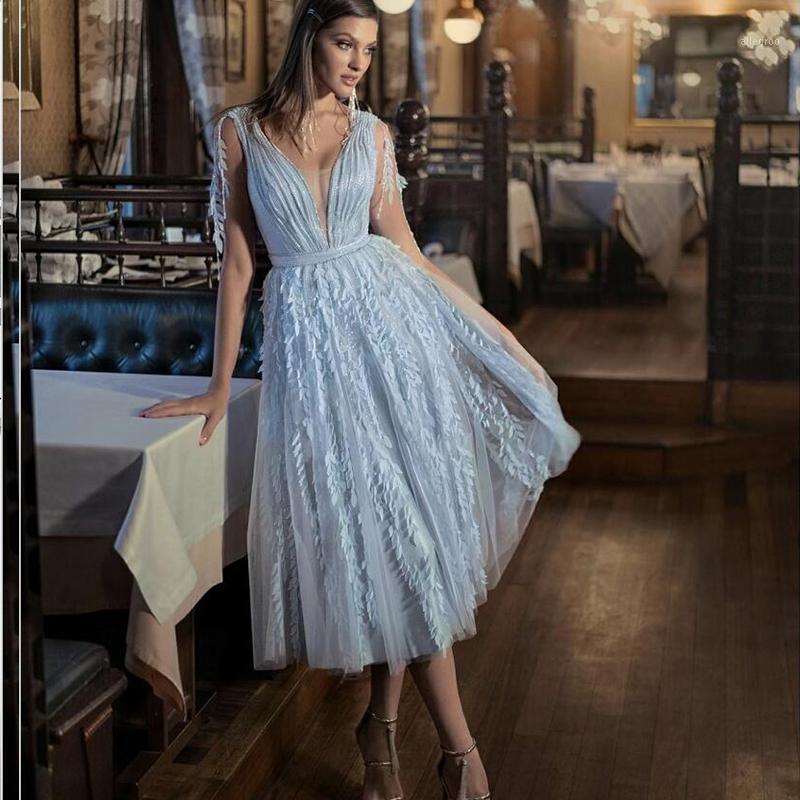 Light Blue Evening Dress Elegant A-Line V-Neck Tank Backless Tassel Lace Appliques Sequined Tea-Length Party Prom Gown 2022 Dresses
Light Blue Evening Dress Elegant A-Line V-Neck Tank Backless Tassel Lace Appliques Sequined Tea-Length Party Prom Gown 2022 Dresses
