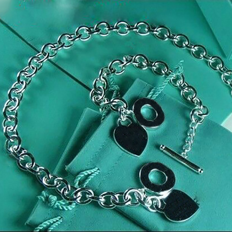 BIG LOVE Heart Necklace Bracelet Sets Silver OT Buckle designer mens womens jewelry Birthday Christmas Gift Wedding Statement Pendant Bangle with box 002, With brand gift box
BIG LOVE Heart Necklace Bracelet Sets Silver OT Buckle designer mens womens jewelry Birthday Christmas Gift Wedding Statement Pendant Bangle with box 002, With brand gift box