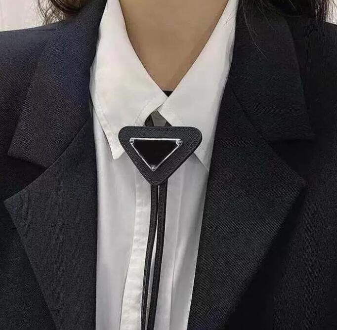 Designer tie Unisex Fashion Leather bow tie PP letter bow fur solid color tie 4 colors 
Designer tie Unisex Fashion Leather bow tie PP letter bow fur solid color tie 4 colors
