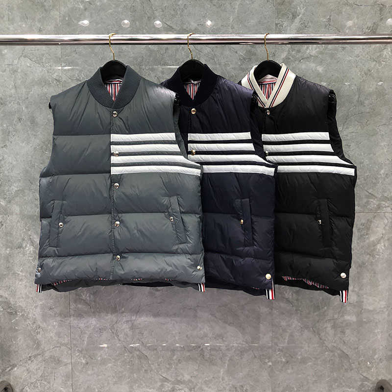 Tb Thom Men's Down Thermal Jacket, Fashion Brand Clothing, Matte Nylon, Contrast Color, Thick 4 Stripes, Wholesale, Winter, Grey
Tb Thom Men's Down Thermal Jacket, Fashion Brand Clothing, Matte Nylon, Contrast Color, Thick 4 Stripes, Wholesale, Winter, Grey