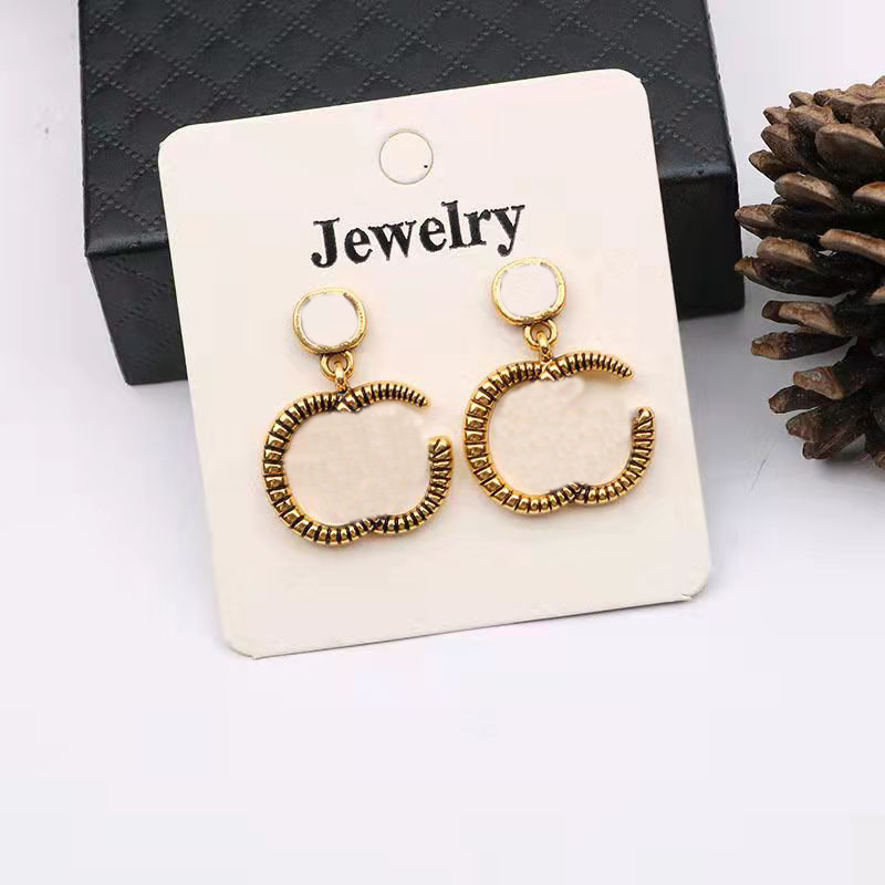 2022 Fashion Designer Earring Luxury Hoop Letter Logo Earrings for Woman High Quality Engagement Jewelry Gift with Box
2022 Fashion Designer Earring Luxury Hoop Letter Logo Earrings for Woman High Quality Engagement Jewelry Gift with Box