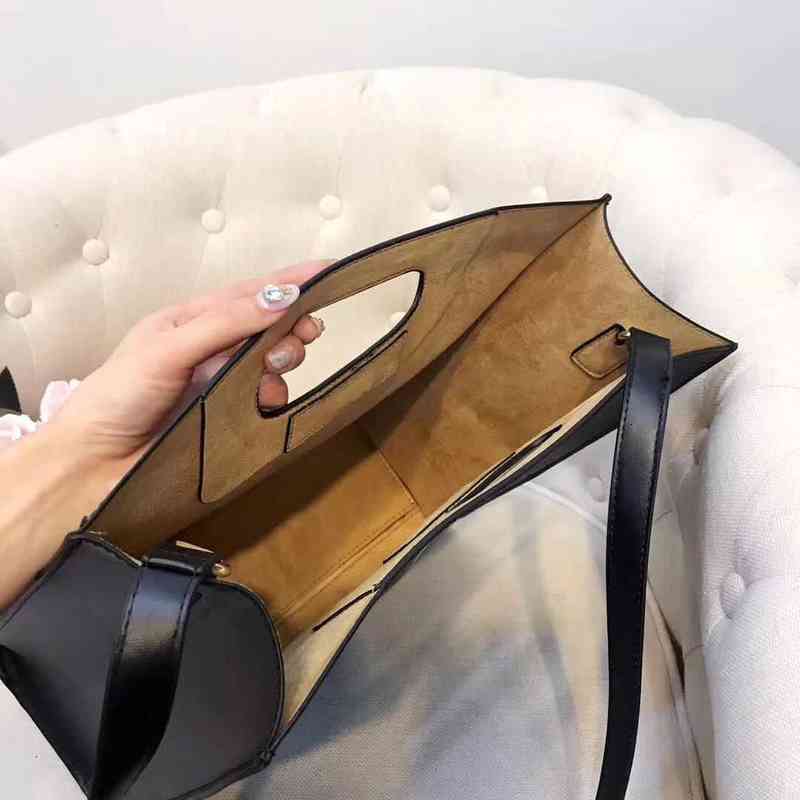 7A+Classic chandbags women shoulder bags Fashion totes purses ladies leather Messenger bags female business bolsas, Red and black
7A+Classic chandbags women shoulder bags Fashion totes purses ladies leather Messenger bags female business bolsas, Red and black
