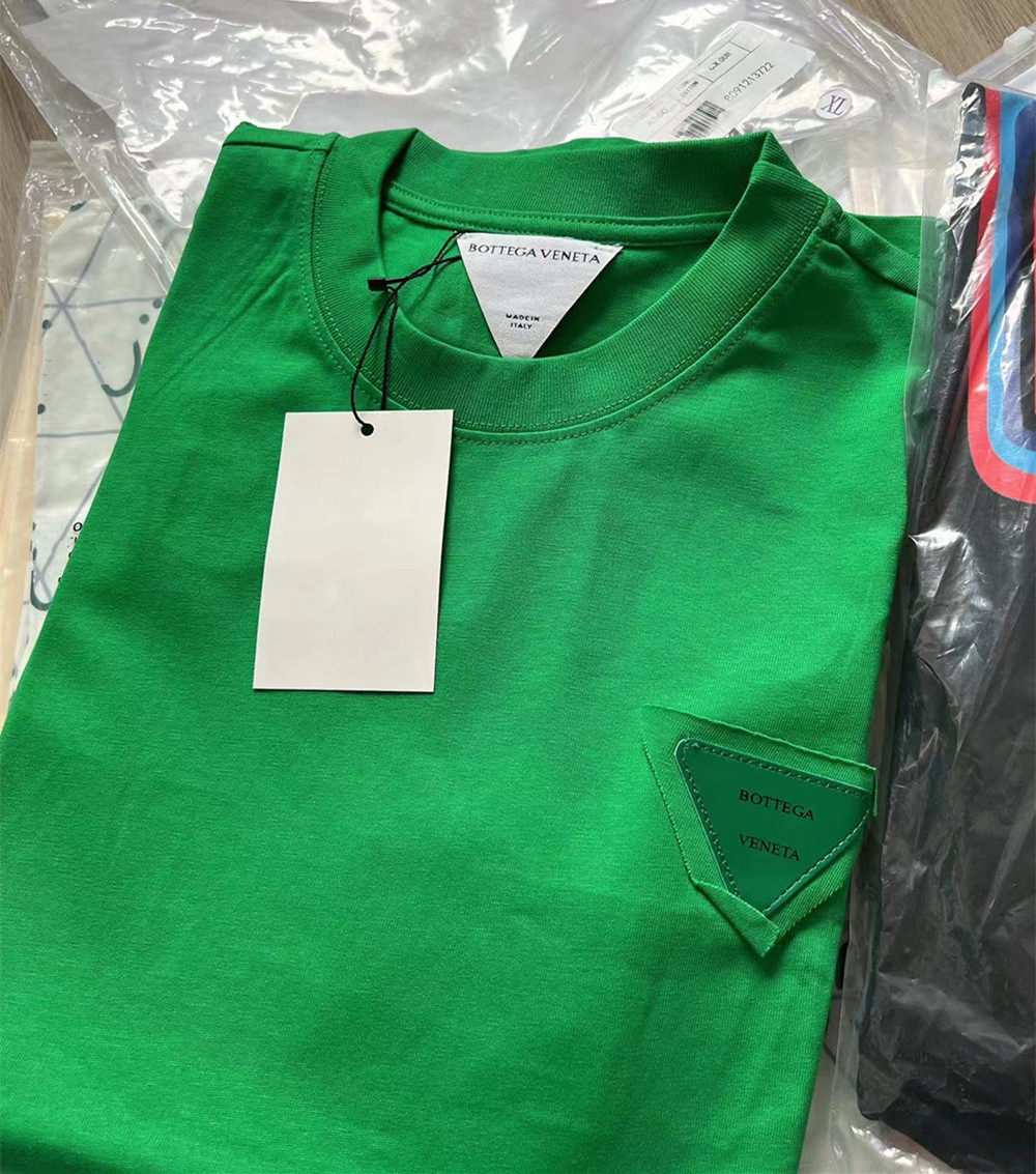 2022 Original Designer t shirts Luxury Brands Men Women Metal Chain T-Shirt Paris Fashion Pure Cotton Tee Unisex High Quality Trend Tops bv, A12 high quality
2022 Original Designer t shirts Luxury Brands Men Women Metal Chain T-Shirt Paris Fashion Pure Cotton Tee Unisex High Quality Trend Tops bv, A12 high quality