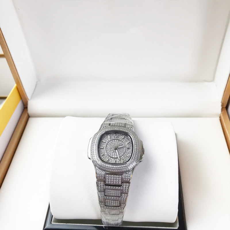 Fashion Iced Out Diamond Watch Zirconia Stones Sapphire glass 33mm women quartz 904L stainless steel Luxury lady CZ Watches with box papers
Fashion Iced Out Diamond Watch Zirconia Stones Sapphire glass 33mm women quartz 904L stainless steel Luxury lady CZ Watches with box papers