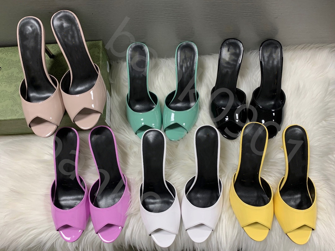 Luxury Designs Woman glaze Leather Sandals top Sandy beach slippers Wholesale Price Flat Comfort Beach Slide Sexy Lady Scuffs Shoes with Box size 35-44
Luxury Designs Woman glaze Leather Sandals top Sandy beach slippers Wholesale Price Flat Comfort Beach Slide Sexy Lady Scuffs Shoes with Box size 35-44
