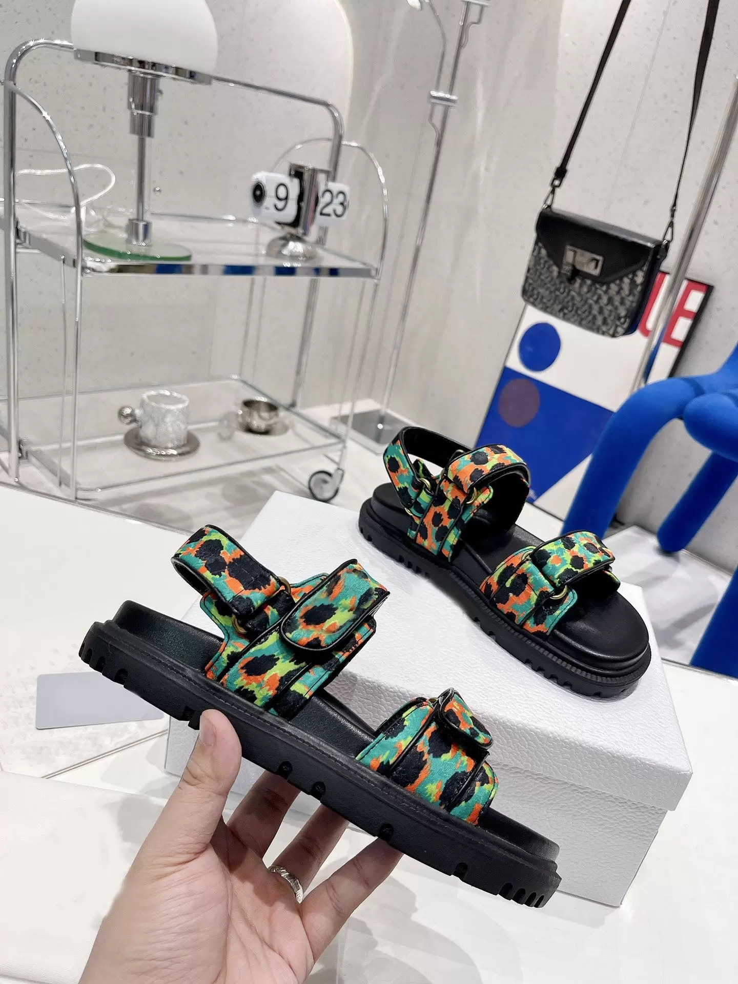 Top Women Sandal Leopard Print Mizza Printed Silk Velcro sandals Summer Classic Luxury Fashion Designer Women's Flat Slipper, Custom
Top Women Sandal Leopard Print Mizza Printed Silk Velcro sandals Summer Classic Luxury Fashion Designer Women's Flat Slipper, Custom