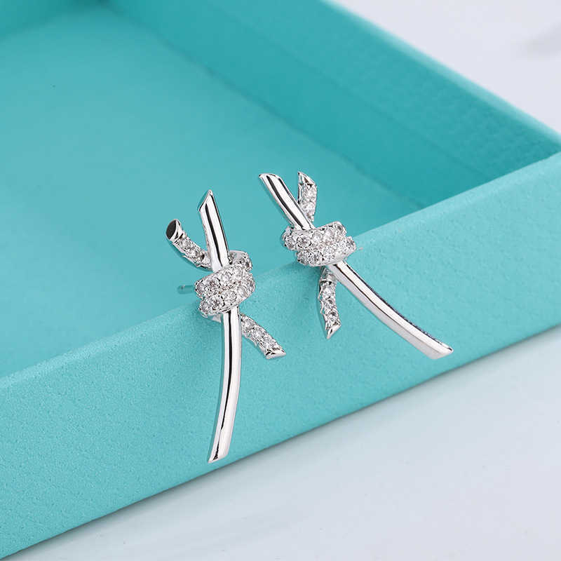 Earrings Designer jewelry T series S925 Sterling Silver Gu ailing same Twist Rope champagne gold Knot
Earrings Designer jewelry T series S925 Sterling Silver Gu ailing same Twist Rope champagne gold Knot