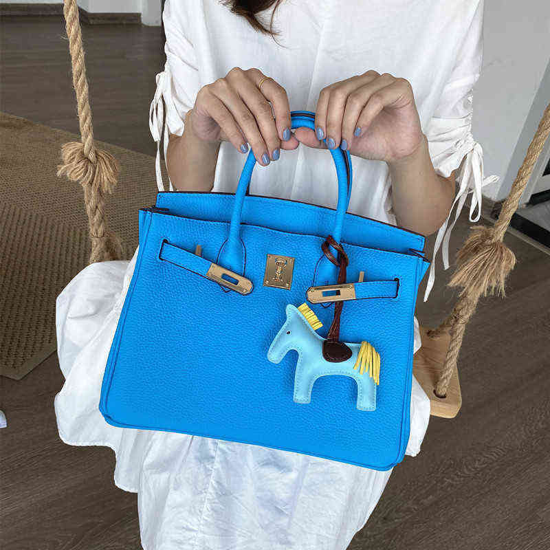 Handbag Designer Birkins Herme Platinum Baotou Layer Cowhide Litchi Pattern Izmir Blue 2022 Portable One Shoulder Diagonal Leather Trendy Women's Bag zc, Izmir blue 25cm
Handbag Designer Birkins Herme Platinum Baotou Layer Cowhide Litchi Pattern Izmir Blue 2022 Portable One Shoulder Diagonal Leather Trendy Women's Bag zc, Izmir blue 25cm