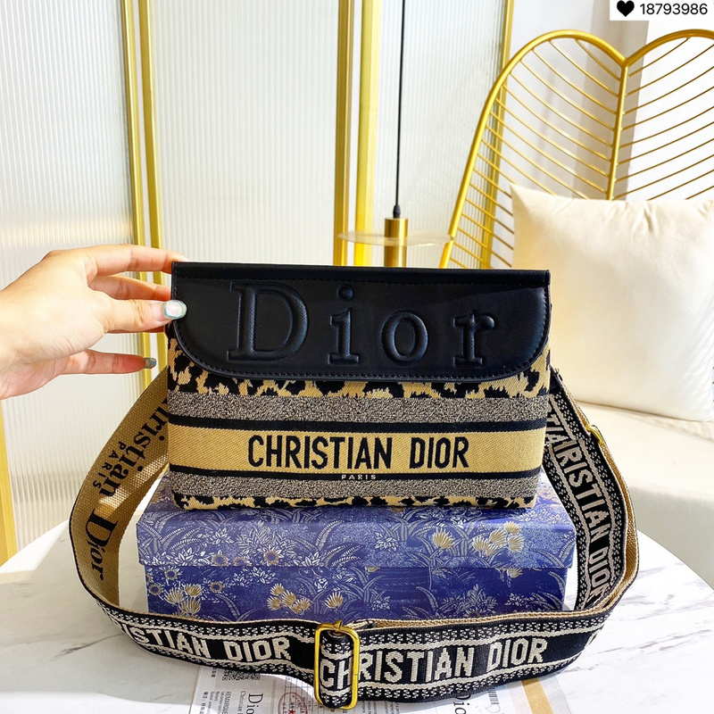 D Cases Luxury Designer Cannage Lady Dior Trotter Saddle bags Bags High Quality handbag Leather shoulder tote Shopping Crossbody bag nwhew
D Cases Luxury Designer Cannage Lady Dior Trotter Saddle bags Bags High Quality handbag Leather shoulder tote Shopping Crossbody bag nwhew