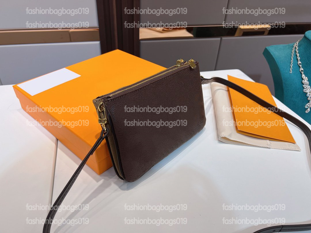 DOUBLE ZIP POCHETTE Cross Body Bag Monograms Letter Flower Patten Shoulder Bags Two Zipped Pockets Clutch designers Womens Handbags Purses
DOUBLE ZIP POCHETTE Cross Body Bag Monograms Letter Flower Patten Shoulder Bags Two Zipped Pockets Clutch designers Womens Handbags Purses