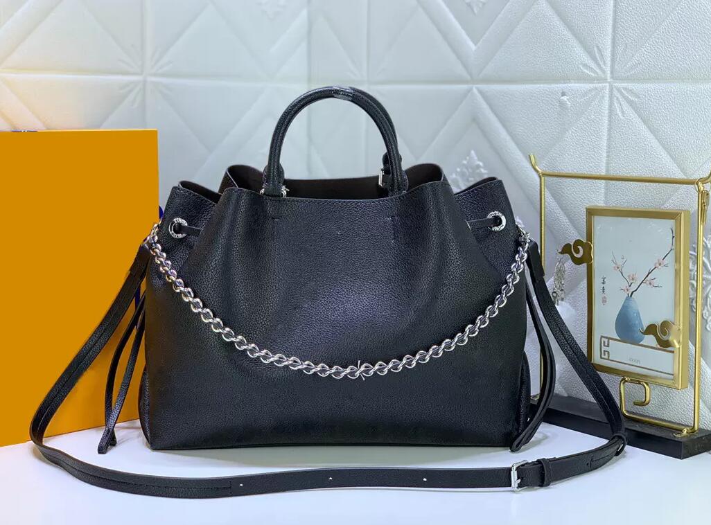 Sac Bella Bag Mahina Perforated Flight Mode Tote Designer Hollow Out Drawstring Large Size Leather With Chain Cross Body Handle M59655 M59203 M59200, Make up the difference
Sac Bella Bag Mahina Perforated Flight Mode Tote Designer Hollow Out Drawstring Large Size Leather With Chain Cross Body Handle M59655 M59203 M59200, Make up the difference