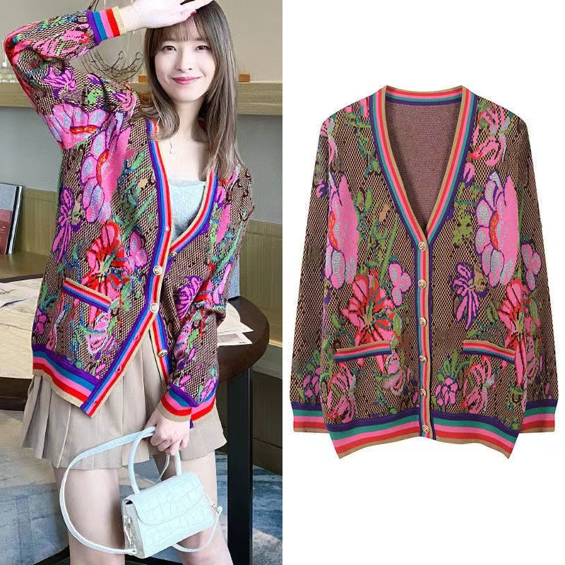 Designer Retro V-Neck Knits Cardigan Luxurious Gold Thread Embroidered Jacquard Contrast Panel Knit Cardigan Top Jacket, Pink
Designer Retro V-Neck Knits Cardigan Luxurious Gold Thread Embroidered Jacquard Contrast Panel Knit Cardigan Top Jacket, Pink