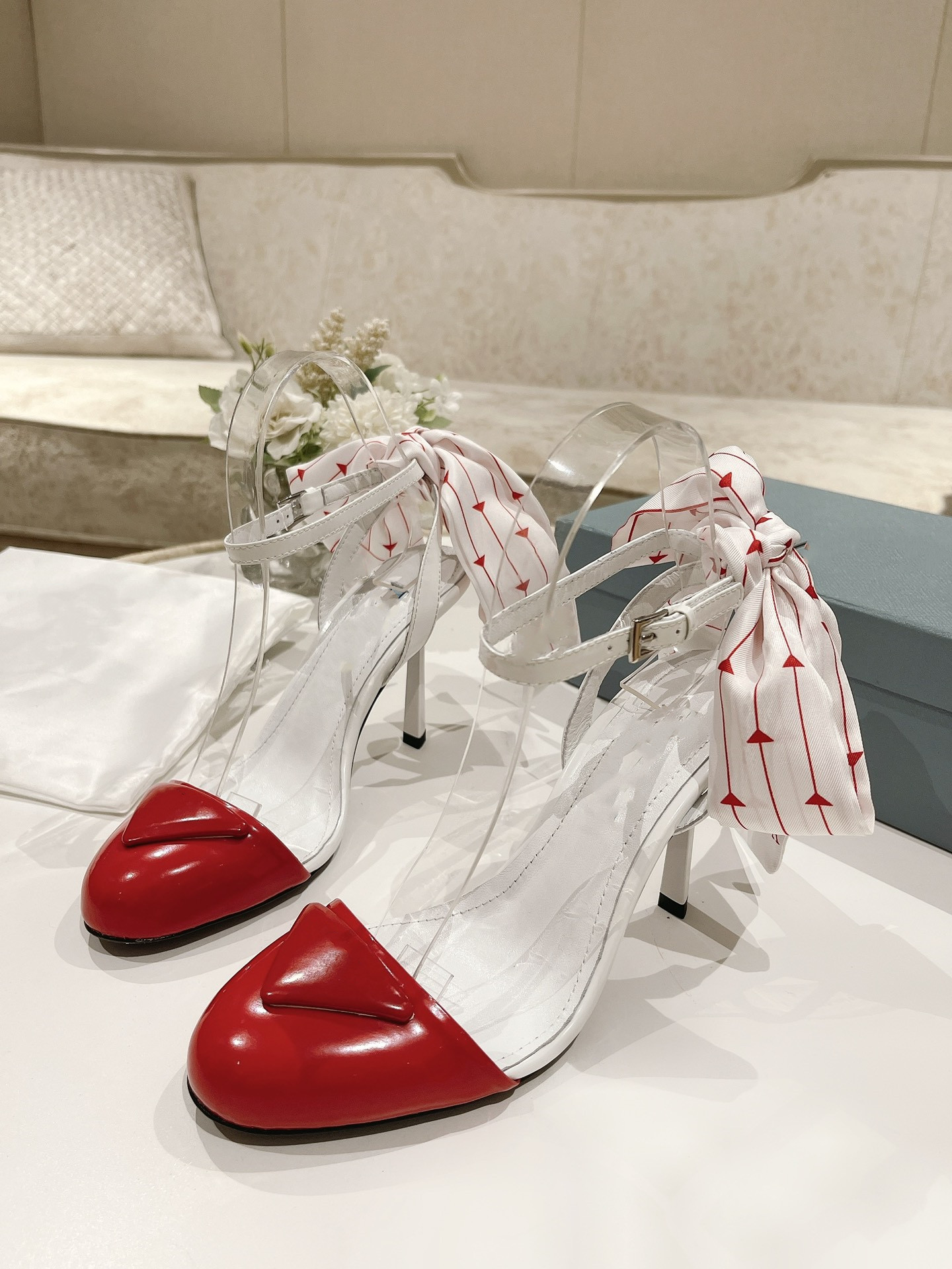 Summer new bow high-heeled toe sandals women's stiletto color-blocking leather word belt back empty Roman shoes
