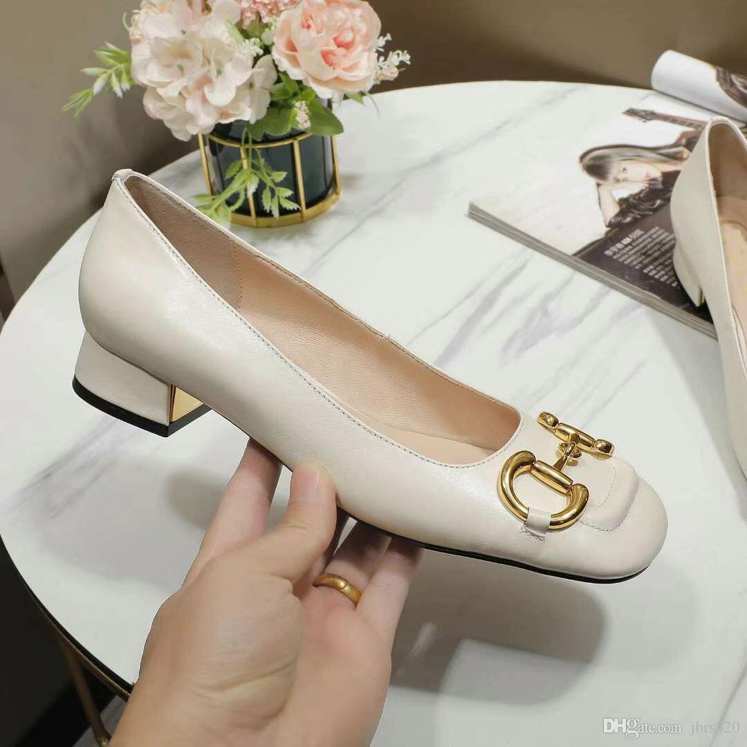 2021 Summer Women Shoes fashion leather Flat Casual Sandals lady Metal buckle cowhide letter Work Dress shoe black white Large size 35-42
2021 Summer Women Shoes fashion leather Flat Casual Sandals lady Metal buckle cowhide letter Work Dress shoe black white Large size 35-42