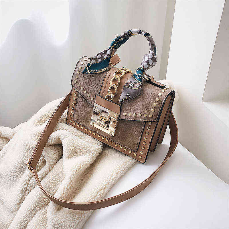 Evening Bags Luxury Handbag Designer Rivet Crossbody for Fashion Small Messenger Shoulder Bag Ladies Tote 220721, White gold
Evening Bags Luxury Handbag Designer Rivet Crossbody for Fashion Small Messenger Shoulder Bag Ladies Tote 220721, White gold