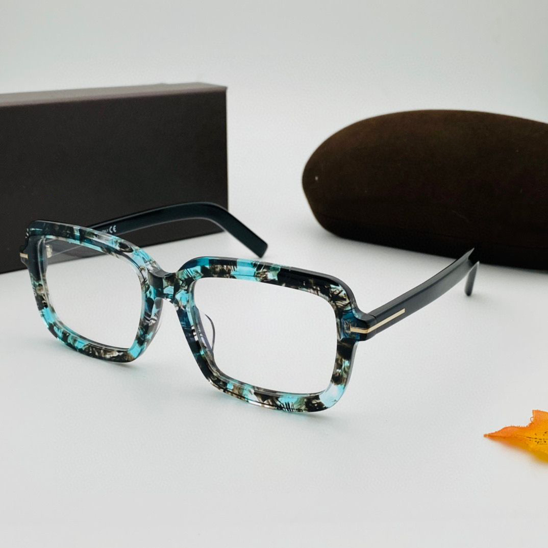 Men and Women Eye Glasses Frames Eyeglasses Frame Clear Lens Mens and Womens 5767 Latest Selling Fashion Restoring Ancient Ways Oculos De Grau Random Matching Box
Men and Women Eye Glasses Frames Eyeglasses Frame Clear Lens Mens and Womens 5767 Latest Selling Fashion Restoring Ancient Ways Oculos De Grau Random Matching Box
