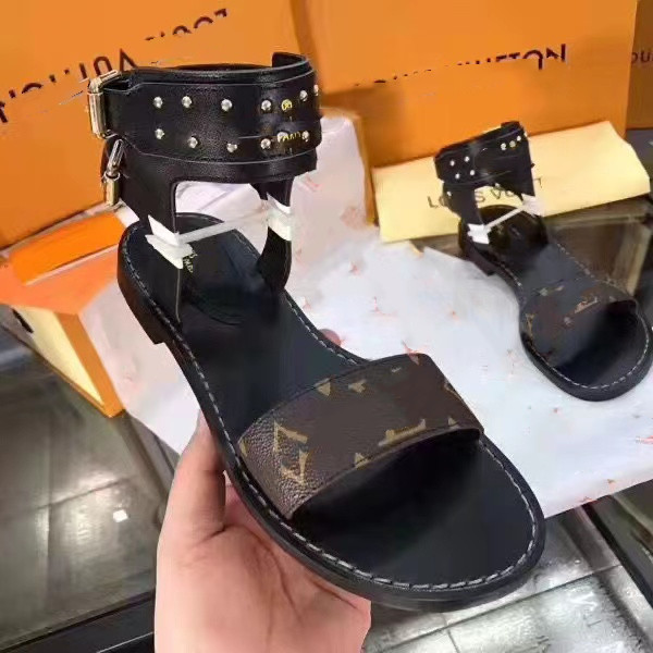 Women Sandals Rivet Bow Knot Flat Slippers Sandal Studded Girl Shoes New Arrivel Jelly Platform Slides Lady Flip Flops with Box 35-43llllll, Black
Women Sandals Rivet Bow Knot Flat Slippers Sandal Studded Girl Shoes New Arrivel Jelly Platform Slides Lady Flip Flops with Box 35-43llllll, Black