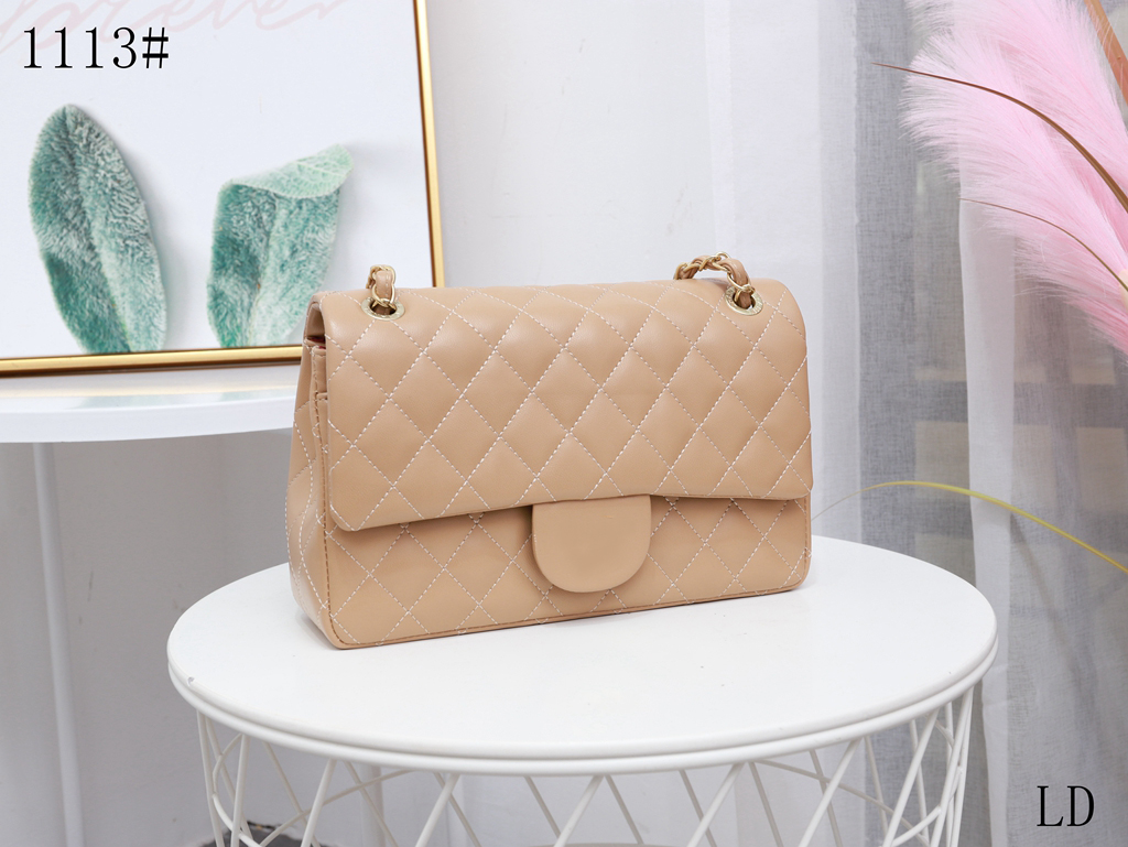22Ss Summer Ladies Girls Classic Mini Flap Vanity With Chain Bag Quilted Little Mirror Cosmetic Case Gold Metal Hardware Crossbody Shoulder Designer Handbag LY, Box
22Ss Summer Ladies Girls Classic Mini Flap Vanity With Chain Bag Quilted Little Mirror Cosmetic Case Gold Metal Hardware Crossbody Shoulder Designer Handbag LY, Box